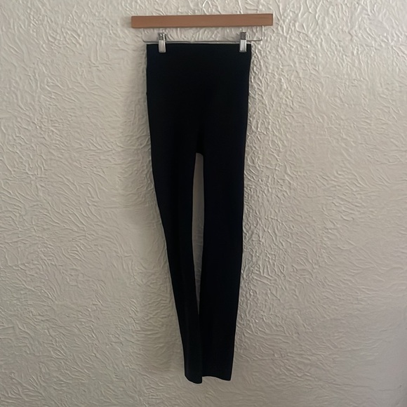 Lululemon Zoned In Tight 27" Size 2 Black High-Rise - Picture 2 of 7